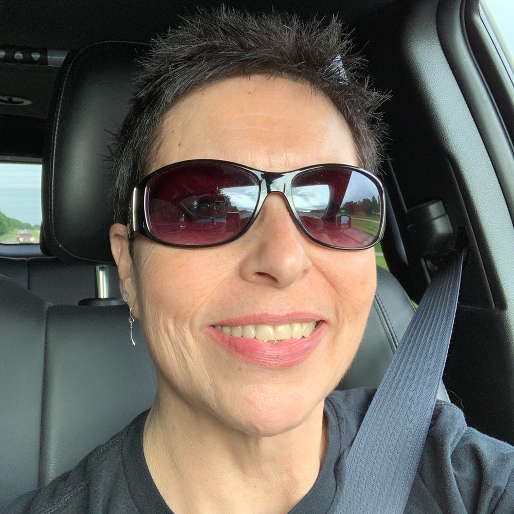 Meet your Posher, Dana